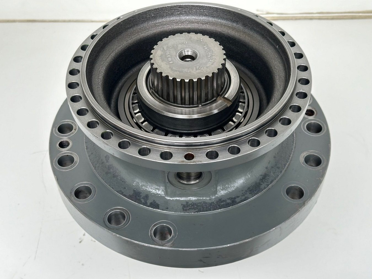 Liebherr Abtriebswellengehäuse ID-Nr.90013701 mit Abtriebswelle ID-Nr.90214087. SAT275A290. R922 LC-1486. R924 LC-1487. #0871#0876# - Трансмисија за Градежна машина: слика 3 Liebherr Abtriebswellengehäuse ID-Nr.90013701 mit Abtriebswelle ID-Nr.90214087. SAT275A290. R922 LC-1486. R924 LC-1487. #0871#0876# - Трансмисија за Градежна машина: слика 3