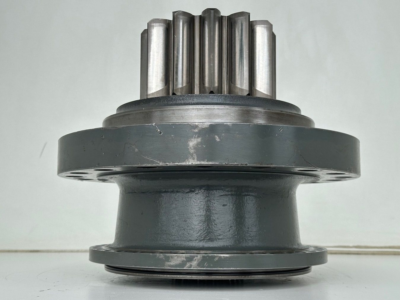 Liebherr Abtriebswellengehäuse ID-Nr.90013701 mit Abtriebswelle ID-Nr.90214087. SAT275A290. R922 LC-1486. R924 LC-1487. #0871#0876# - Трансмисија за Градежна машина: слика 5 Liebherr Abtriebswellengehäuse ID-Nr.90013701 mit Abtriebswelle ID-Nr.90214087. SAT275A290. R922 LC-1486. R924 LC-1487. #0871#0876# - Трансмисија за Градежна машина: слика 5