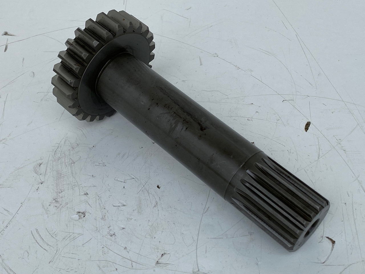 Liebherr Antriebswelle ID-Nr.9443859 - ID-Nr.944385903. LH60, LH80, ER934, ER944, LOS944, LOS946, LOS950, LOS954, R944, R946, R950, R954, RZG390. #AN2804# - Менувач за Багер гасеничар: слика 1 Liebherr Antriebswelle ID-Nr.9443859 - ID-Nr.944385903. LH60, LH80, ER934, ER944, LOS944, LOS946, LOS950, LOS954, R944, R946, R950, R954, RZG390. #AN2804# - Менувач за Багер гасеничар: слика 1