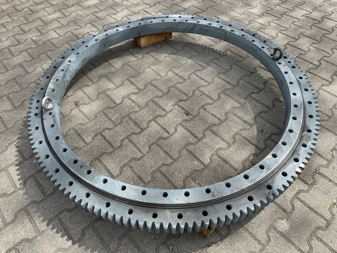 Liebherr Drehkranz - Kugeldrehverbindung Typ:KUD75 VA 007. ID-Nr.982860001. #10014# - Движечки прстен за Градежна машина: слика 3 Liebherr Drehkranz - Kugeldrehverbindung Typ:KUD75 VA 007. ID-Nr.982860001. #10014# - Движечки прстен за Градежна машина: слика 3