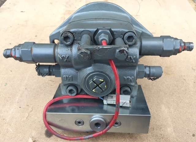 Liebherr Hydraulikeinbaumotor FMF045 and Dämpfungsventil DV22. ID-Nr.10137481 - ID-Nr.10152486 - ID-Nr.11369615 and ID-Nr.10151323 - Хидрауличен мотор за Багер гасеничар: слика 4 Liebherr Hydraulikeinbaumotor FMF045 and Dämpfungsventil DV22. ID-Nr.10137481 - ID-Nr.10152486 - ID-Nr.11369615 and ID-Nr.10151323 - Хидрауличен мотор за Багер гасеничар: слика 4