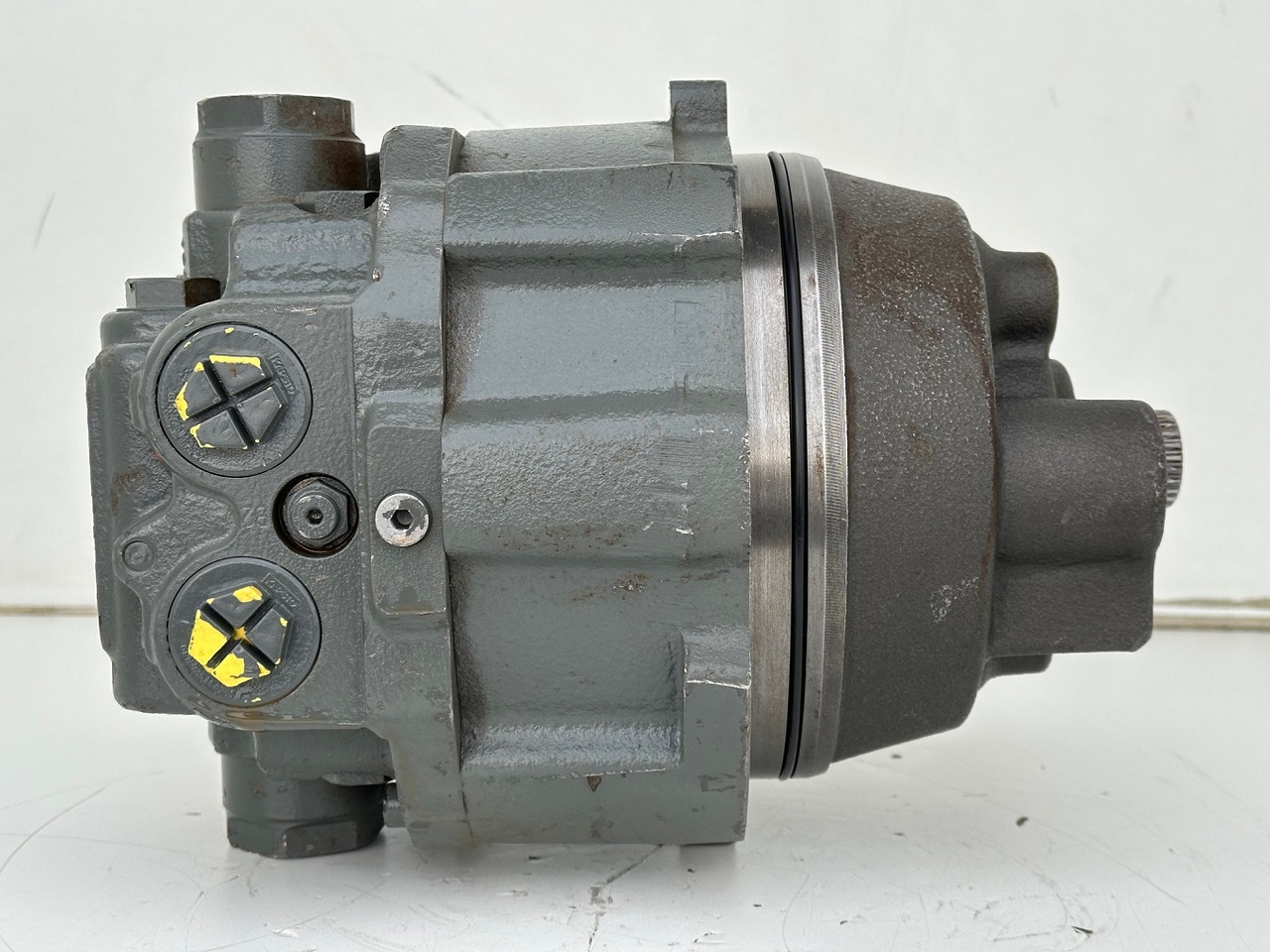 Liebherr Hydraulikeinbaumotor LH46VE 085.  ID-Nr.12421312 - ID-Nr.12881023.  LO1926, LOS926 K-LC, R922, R924, R926, R926 K-LC, R930 T.    #20.38.0978# - Хидрауличен мотор за Градежна машина: слика 4 Liebherr Hydraulikeinbaumotor LH46VE 085.  ID-Nr.12421312 - ID-Nr.12881023.  LO1926, LOS926 K-LC, R922, R924, R926, R926 K-LC, R930 T.    #20.38.0978# - Хидрауличен мотор за Градежна машина: слика 4