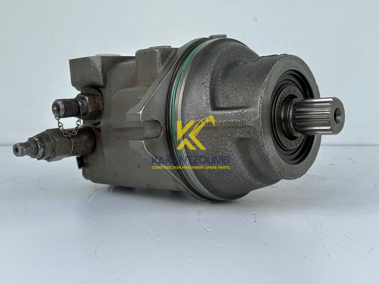 Liebherr Hydraulikeinbaumotor Typ:FMF058, ID-Nr.10122576 - ID-Nr.10145827 - ID-Nr.11371069. LOS1906, P924 COMP , R906, R906 PROTO, R916, R922, R924, R924 COMP, R926 COMP, R926 K LC. #11371069.08604# - Хидрауличен мотор за Багер гасеничар: слика 2 Liebherr Hydraulikeinbaumotor Typ:FMF058, ID-Nr.10122576 - ID-Nr.10145827 - ID-Nr.11371069. LOS1906, P924 COMP , R906, R906 PROTO, R916, R922, R924, R924 COMP, R926 COMP, R926 K LC. #11371069.08604# - Хидрауличен мотор за Багер гасеничар: слика 2
