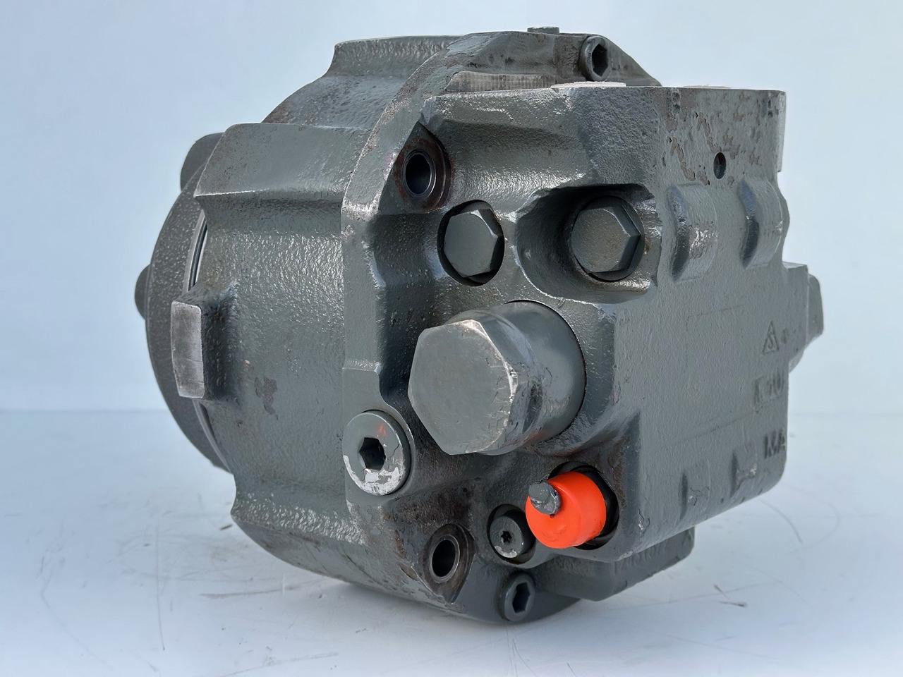 Liebherr Hydraulikeinbaumotor Typ:LH46VE 108. ID-Nr.11428178 . LOS926-1715,R926-1715,R928-1715,R930-1716,R934-1550,R936K-LC,R936K-NLC,R936K-SLC,R938. #11428178.0663# - Конечен редуктор за Градежна машина: слика 5 Liebherr Hydraulikeinbaumotor Typ:LH46VE 108. ID-Nr.11428178 . LOS926-1715,R926-1715,R928-1715,R930-1716,R934-1550,R936K-LC,R936K-NLC,R936K-SLC,R938. #11428178.0663# - Конечен редуктор за Градежна машина: слика 5