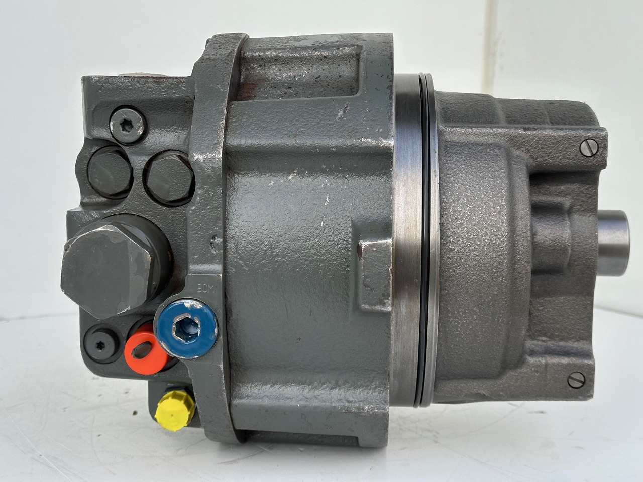 Liebherr Hydraulikeinbaumotor Typ:LH46VE 108. ID-Nr.11428178 . LOS926-1715,R926-1715,R928-1715,R930-1716,R934-1550,R936K-LC,R936K-NLC,R936K-SLC,R938. #11428178.0663# - Конечен редуктор за Градежна машина: слика 4 Liebherr Hydraulikeinbaumotor Typ:LH46VE 108. ID-Nr.11428178 . LOS926-1715,R926-1715,R928-1715,R930-1716,R934-1550,R936K-LC,R936K-NLC,R936K-SLC,R938. #11428178.0663# - Конечен редуктор за Градежна машина: слика 4