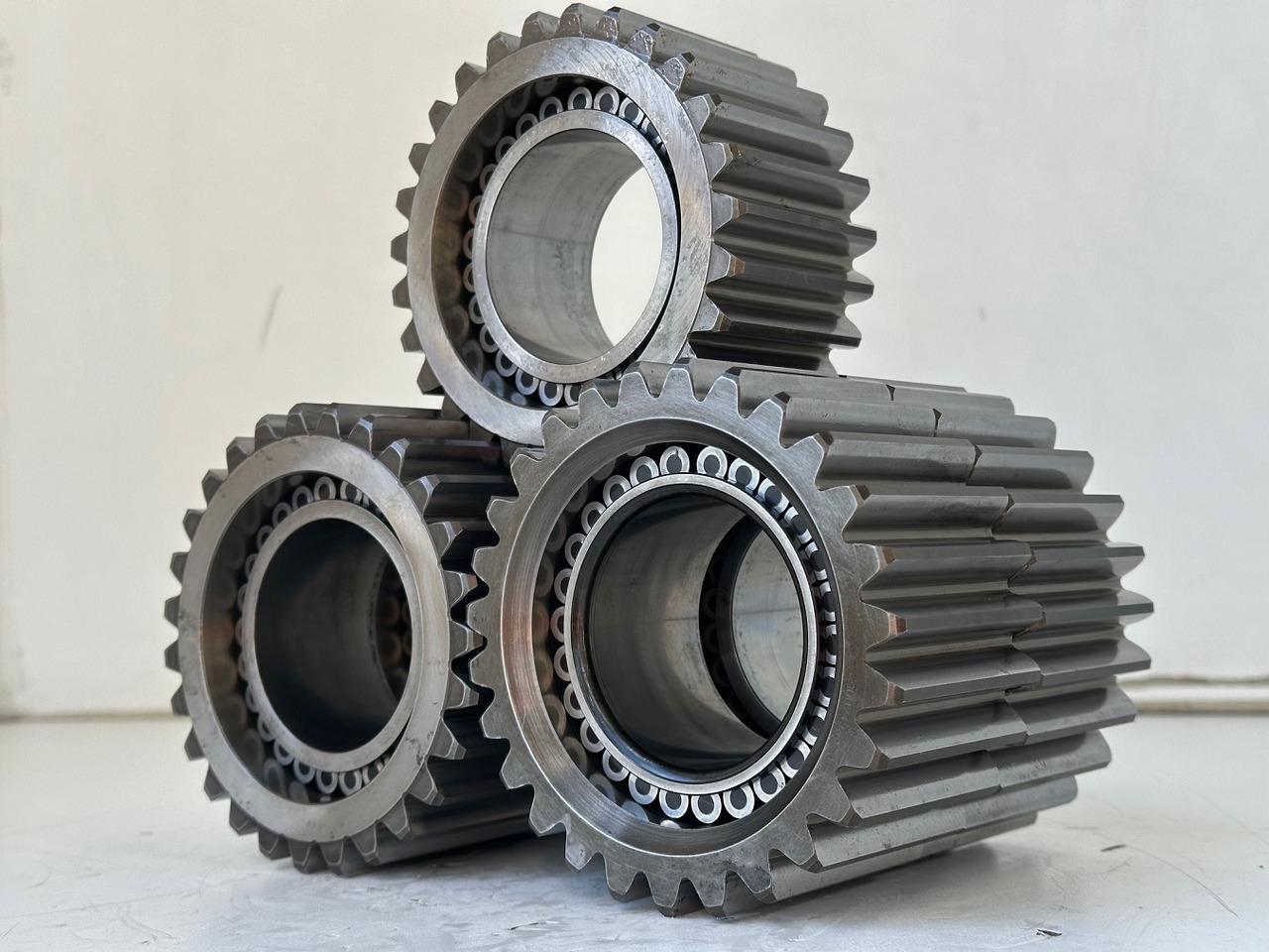 Liebherr Planetenrad ID-Nr.90024935.   FAT400P112 - FAT400P130 - FAT400P139.   R926, R928, R930, R934, R936, R938, R940, R944, R946, R950 T.  #90024935.01.51139# - Менувач за Градежна машина: слика 2 Liebherr Planetenrad ID-Nr.90024935.   FAT400P112 - FAT400P130 - FAT400P139.   R926, R928, R930, R934, R936, R938, R940, R944, R946, R950 T.  #90024935.01.51139# - Менувач за Градежна машина: слика 2