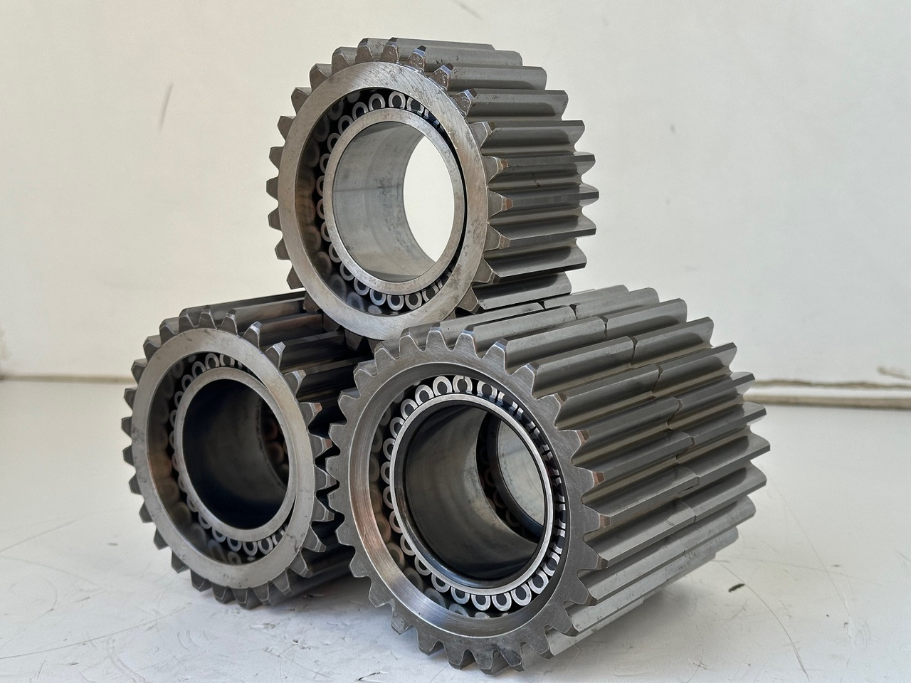 Liebherr Planetenrad ID-Nr.90024935.   FAT400P112 - FAT400P130 - FAT400P139.   R926, R928, R930, R934, R936, R938, R940, R944, R946, R950 T.  #90024935.01.51139# - Менувач за Градежна машина: слика 1 Liebherr Planetenrad ID-Nr.90024935.   FAT400P112 - FAT400P130 - FAT400P139.   R926, R928, R930, R934, R936, R938, R940, R944, R946, R950 T.  #90024935.01.51139# - Менувач за Градежна машина: слика 1