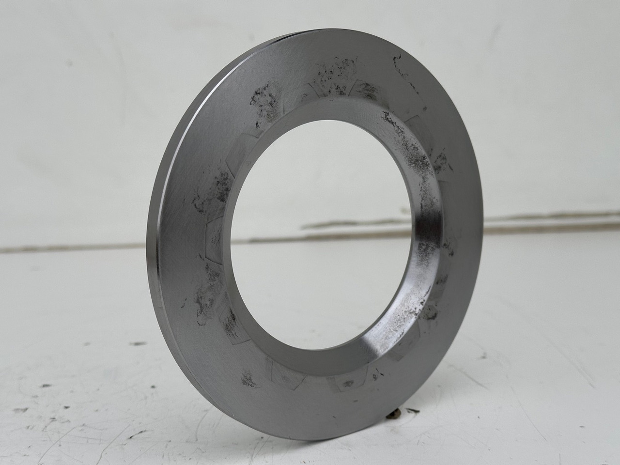 Liebherr Scheibe ID-Nr.9441598 - ID-Nr.944159803. A309,A311,A312,A314,A316,A900,A902,A904,A910COMP,A912COMP,A913COMP,A914,A918COMP,A918,R313,R317,R900,R902,R914COMP,R904,R914. #944159803.GH# - Менувач за Градежна машина: слика 1 Liebherr Scheibe ID-Nr.9441598 - ID-Nr.944159803. A309,A311,A312,A314,A316,A900,A902,A904,A910COMP,A912COMP,A913COMP,A914,A918COMP,A918,R313,R317,R900,R902,R914COMP,R904,R914. #944159803.GH# - Менувач за Градежна машина: слика 1