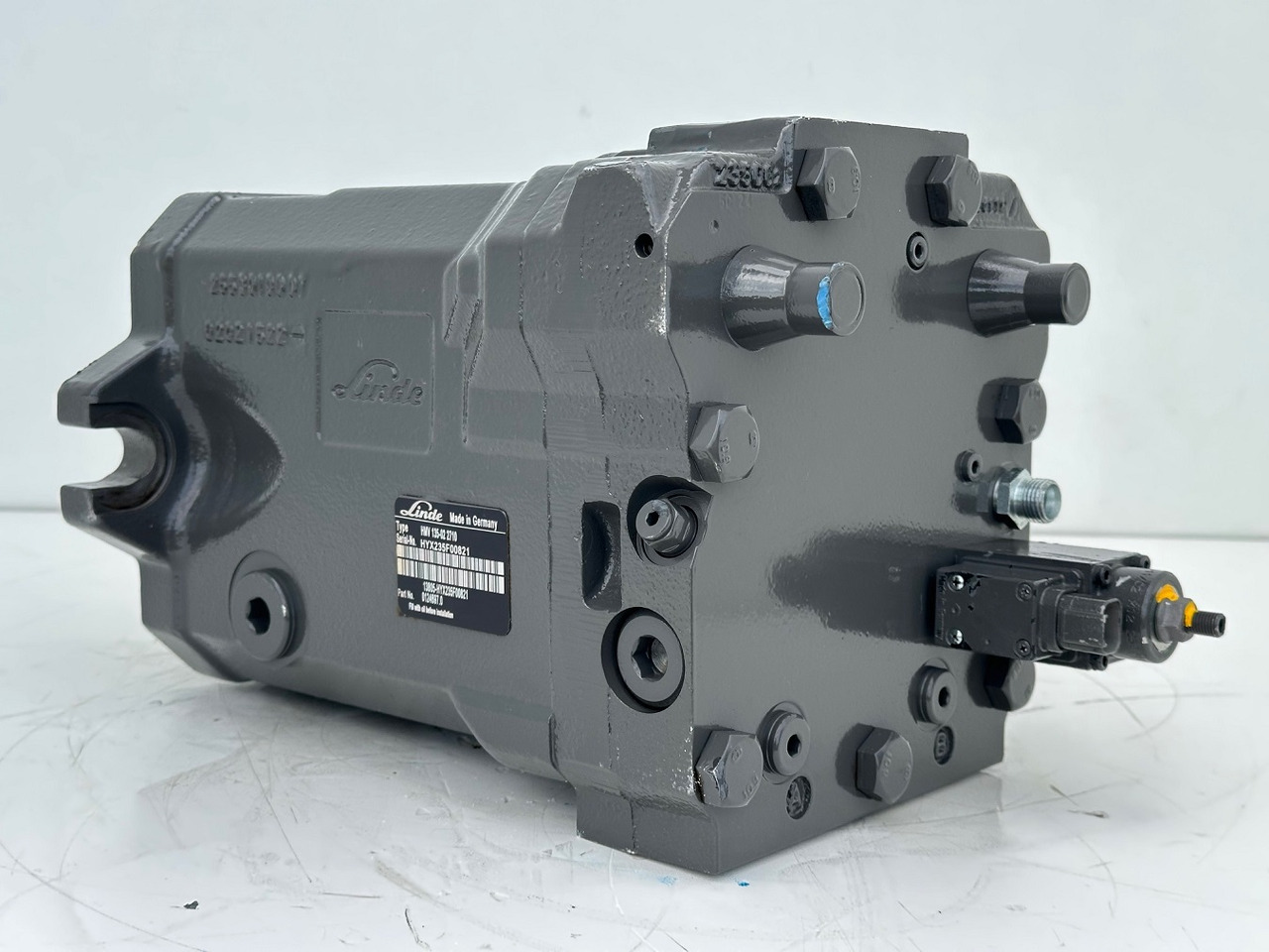 Linde Verstellmotor-Axialkolbenmotor Typ:HMV135-02 2710. #HMV135-02.2710# - Хидрауличен мотор: слика 4 Linde Verstellmotor-Axialkolbenmotor Typ:HMV135-02 2710. #HMV135-02.2710# - Хидрауличен мотор: слика 4