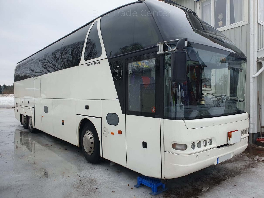 NEOPLAN STARLINER N516/3 SHDH - Патнички вагон автобус: слика 1 NEOPLAN STARLINER N516/3 SHDH - Патнички вагон автобус: слика 1