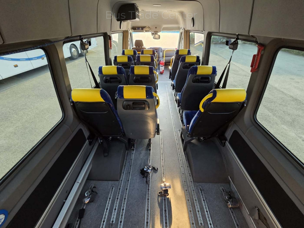 VOLKSWAGEN Crafter 50 LR // 3 units with lift - Минибус, Патничко комбе: слика 5 VOLKSWAGEN Crafter 50 LR // 3 units with lift - Минибус, Патничко комбе: слика 5