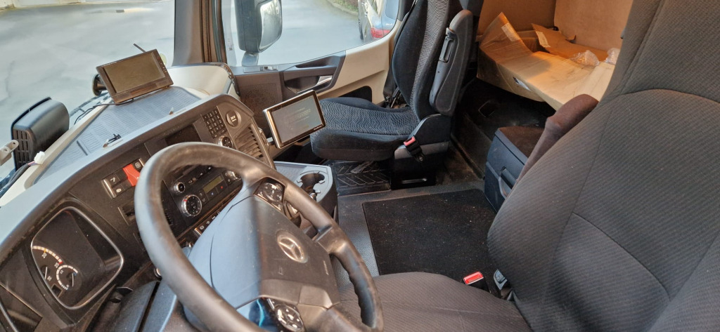 Mercedes Benz Actros 1842 4x2 (Nr. 5952) - Камион влекач: слика 4 Mercedes Benz Actros 1842 4x2 (Nr. 5952) - Камион влекач: слика 4