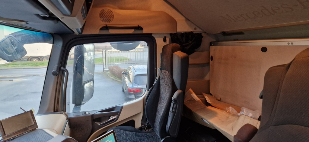 Mercedes Benz Actros 1842 4x2 (Nr. 5952) - Камион влекач: слика 5 Mercedes Benz Actros 1842 4x2 (Nr. 5952) - Камион влекач: слика 5