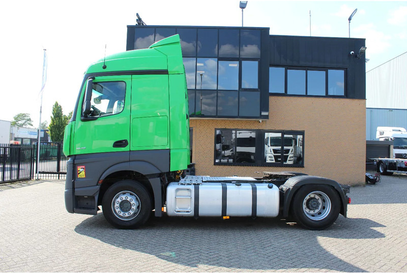 Mercedes-Benz Actros 1945 * 2 TANK * 4X2 * CHASSI 2020 * - Камион влекач: слика 2 Mercedes-Benz Actros 1945 * 2 TANK * 4X2 * CHASSI 2020 * - Камион влекач: слика 2