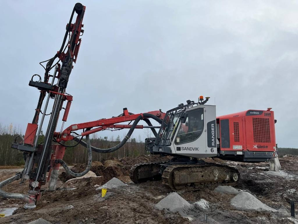 Sandvik DX800 - Машина за бушење: слика 1 Sandvik DX800 - Машина за бушење: слика 1