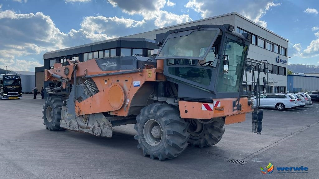 Wirtgen WR2400 - Машина за асфалт: слика 2 Wirtgen WR2400 - Машина за асфалт: слика 2