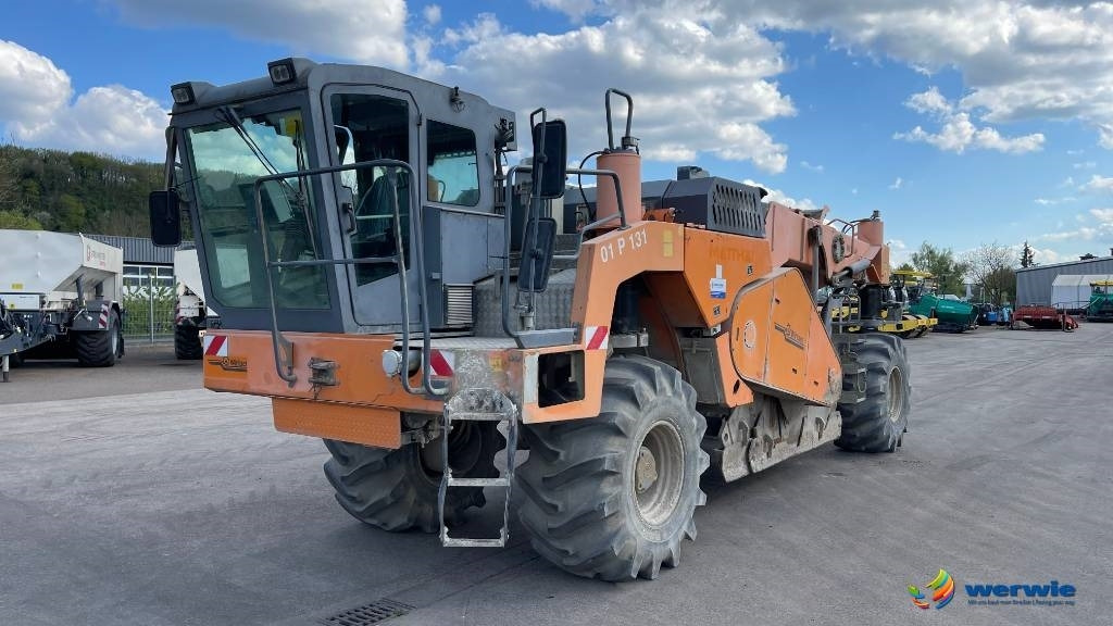 Wirtgen WR2400 - Машина за асфалт: слика 4 Wirtgen WR2400 - Машина за асфалт: слика 4