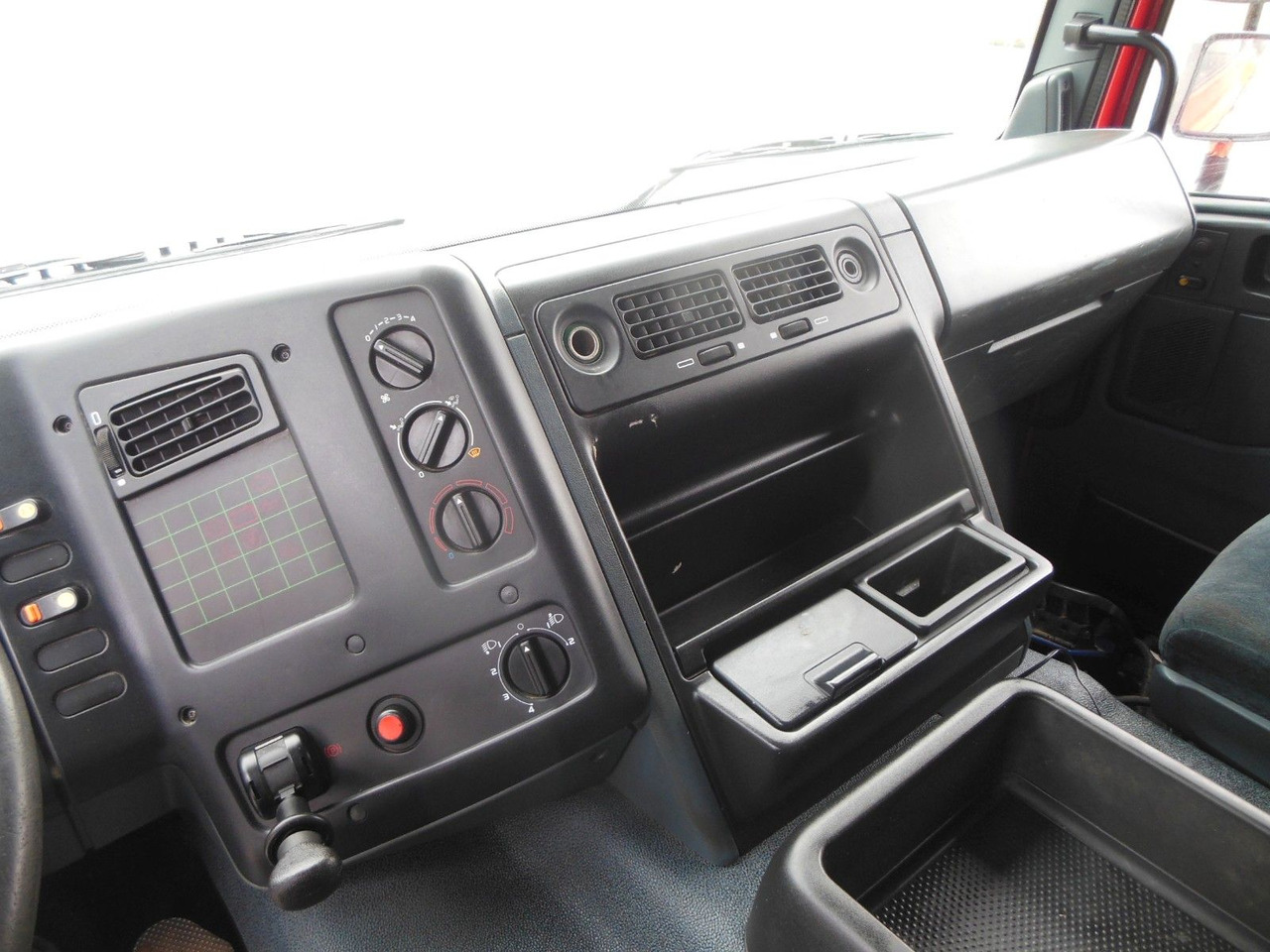 Лизинг на  DAF CF 65.240,KRAN EFFER 110/2S,MANUELL,BLATT,1 HAND DAF CF 65.240,KRAN EFFER 110/2S,MANUELL,BLATT,1 HAND: слика 27