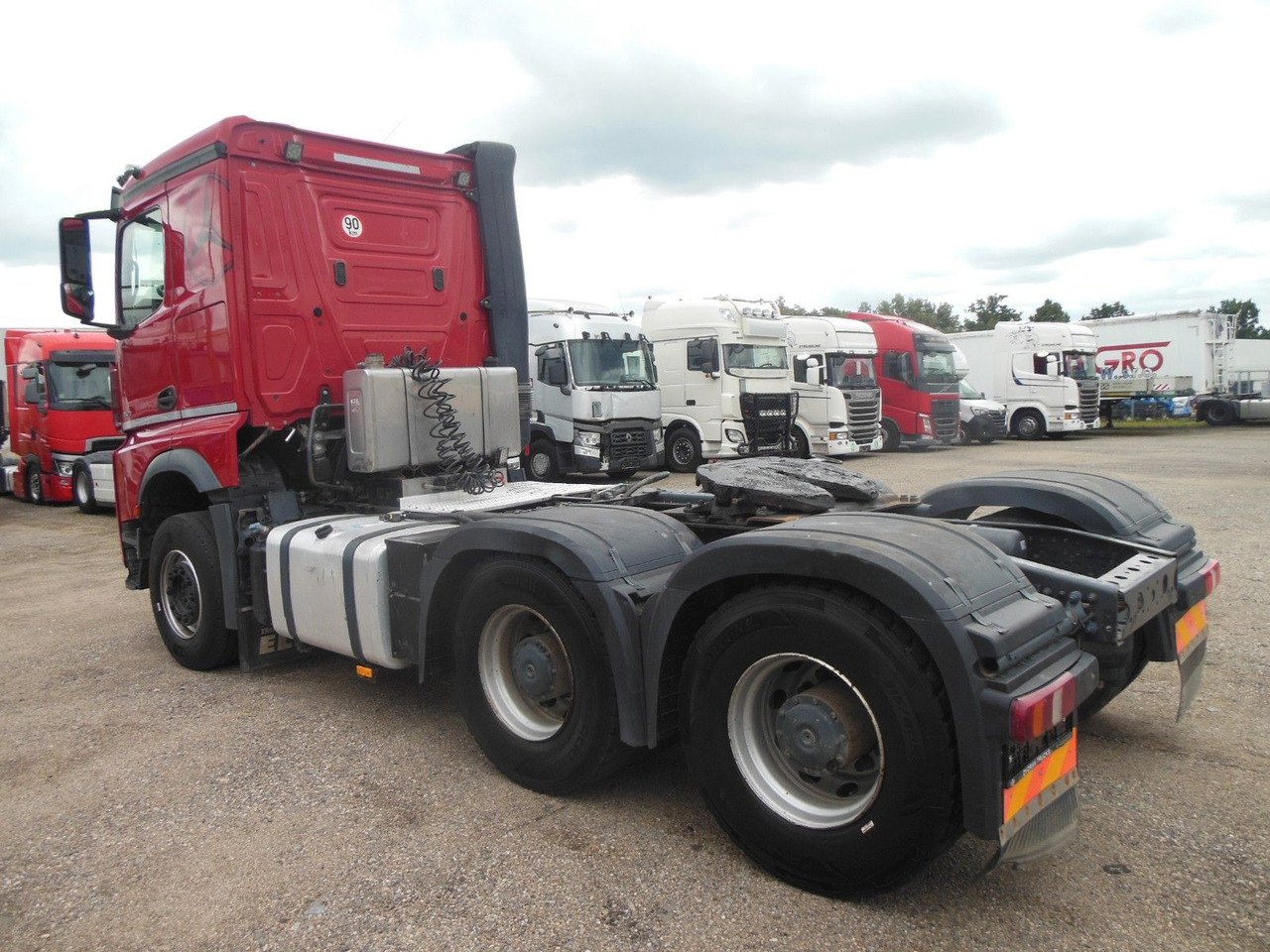 Mercedes-Benz 2645 AROCS, 6X4, HYDRAULIK - Камион влекач: слика 4 Mercedes-Benz 2645 AROCS, 6X4, HYDRAULIK - Камион влекач: слика 4