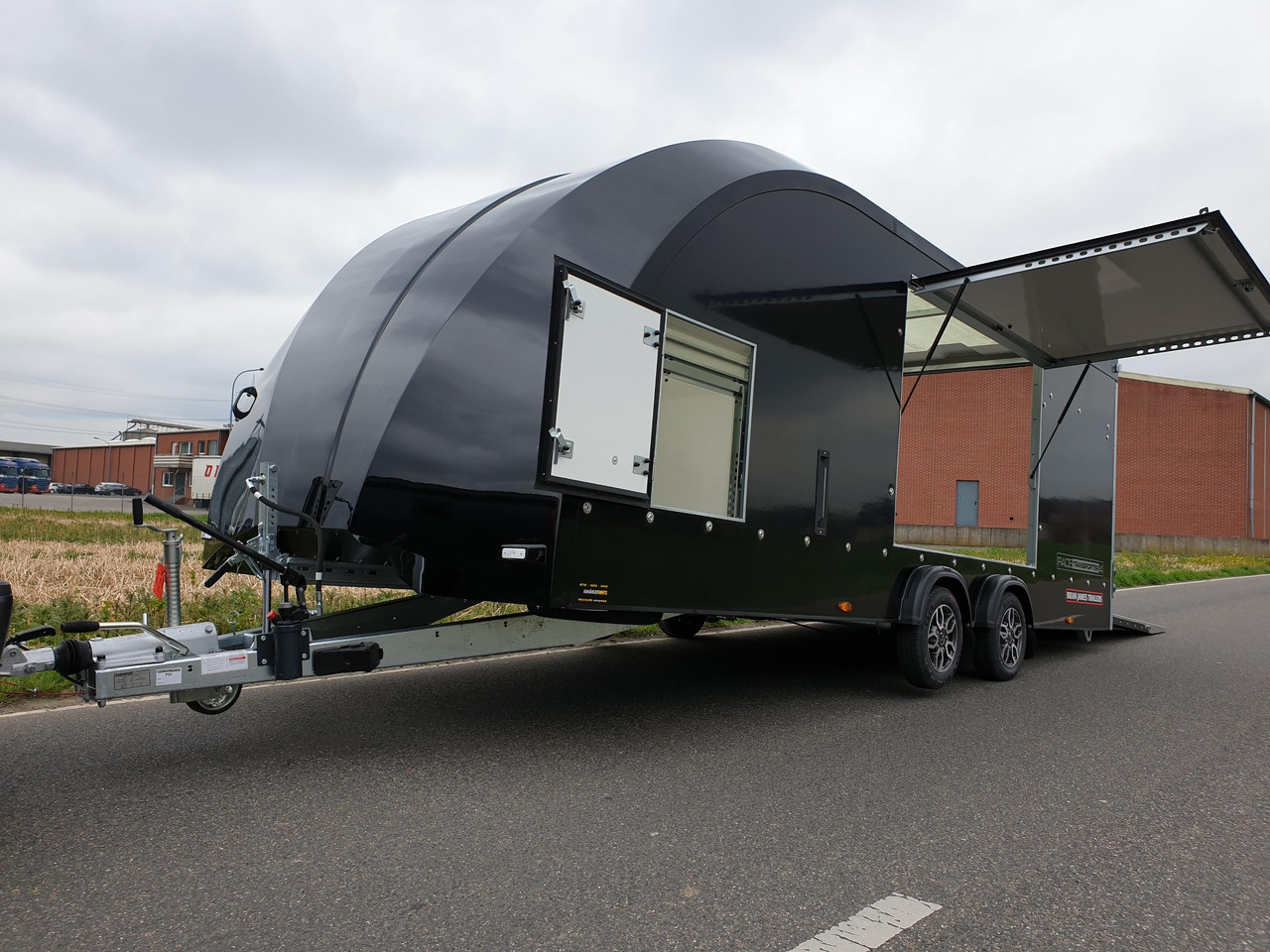 Автотранспортна приколка BJT Race Transporter 4 550x212x188cm blackline E Winde Alufelgen bl FSR ASR RFS 100km/H 3500kg 2024: слика 15