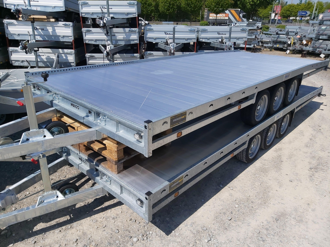 CARAX-3 3500 Multitransporter 540x207cm Aluboden Auffahrrampen Tridem 3500kg - Приколка платформа: слика 2 CARAX-3 3500 Multitransporter 540x207cm Aluboden Auffahrrampen Tridem 3500kg - Приколка платформа: слика 2