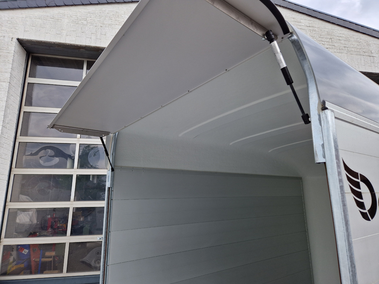 Cargo Roadster 400 312x164x184cm Alu Poly darkgrey Aluboden Seitentür 1300kg Pullman 100 km/H Abverk - Автомобил приколка: слика 3 Cargo Roadster 400 312x164x184cm Alu Poly darkgrey Aluboden Seitentür 1300kg Pullman 100 km/H Abverk - Автомобил приколка: слика 3