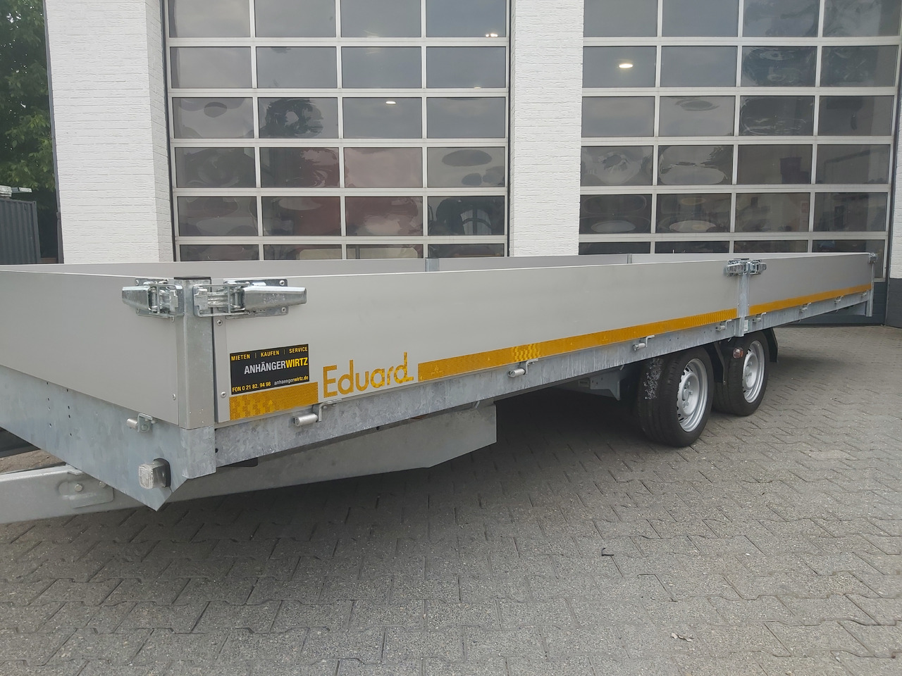 Hochlader 556x200x30cm 13" niedrig Fahrwerk 3500kg Abverkauf Aktion - Приколка платформа: слика 2 Hochlader 556x200x30cm 13" niedrig Fahrwerk 3500kg Abverkauf Aktion - Приколка платформа: слика 2