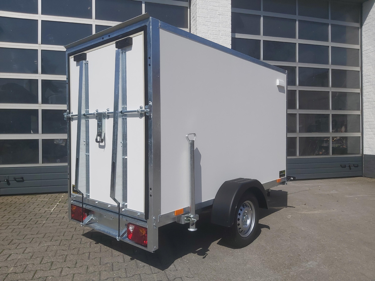 Kargo TFD 250.00 250x125x150cm Zurrsystem Heckrampe (S) 100km/H 750kg - Приколка за мотоцикл: слика 2 Kargo TFD 250.00 250x125x150cm Zurrsystem Heckrampe (S) 100km/H 750kg - Приколка за мотоцикл: слика 2