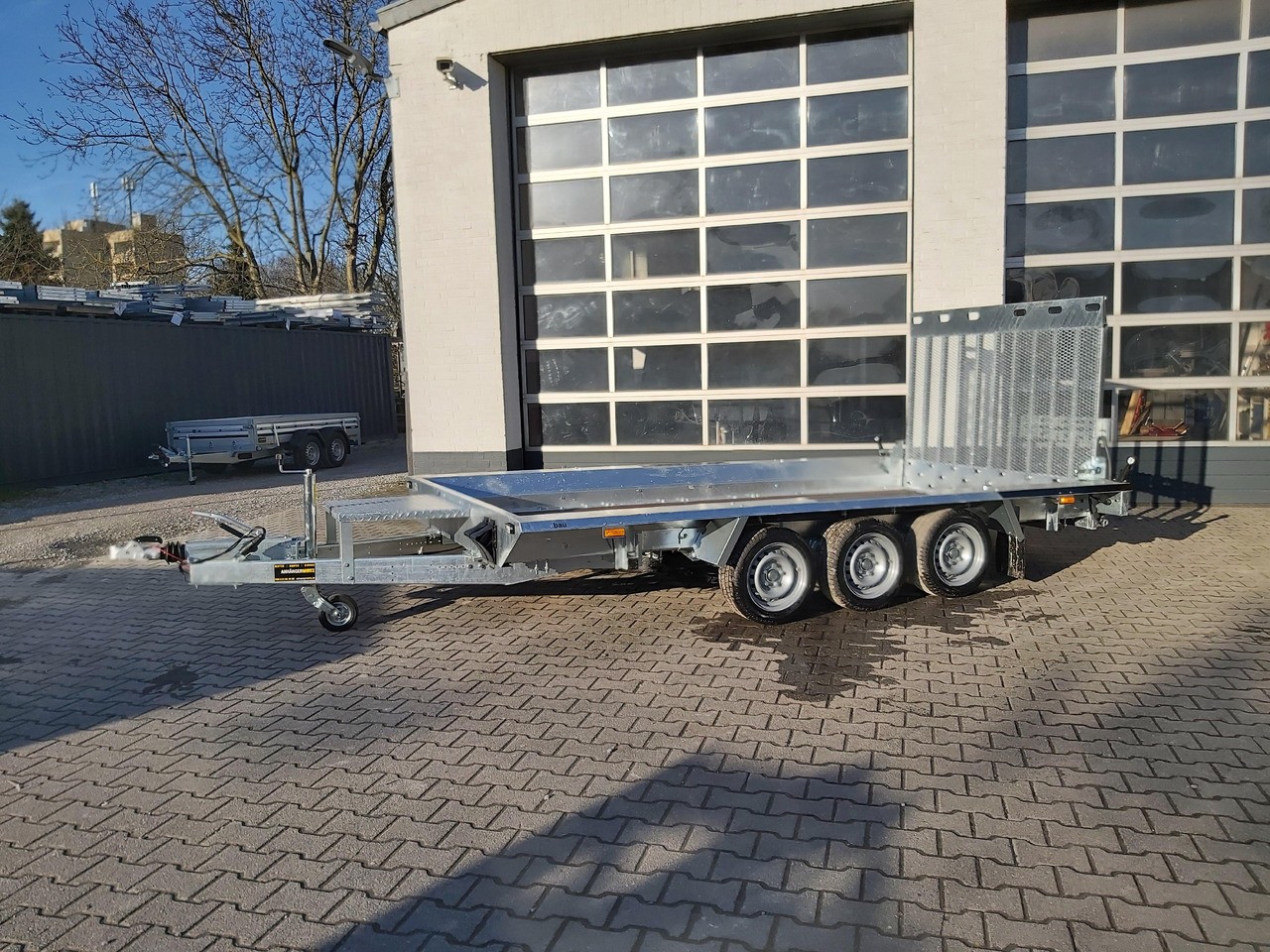 Martz Maschinentransporter BUILDER XL Bau-3 3500/3 400x180x30cm Auffahrklappe Tridem (XL) 3500kg - Приколка за градежни машини: слика 5 Martz Maschinentransporter BUILDER XL Bau-3 3500/3 400x180x30cm Auffahrklappe Tridem (XL) 3500kg - Приколка за градежни машини: слика 5