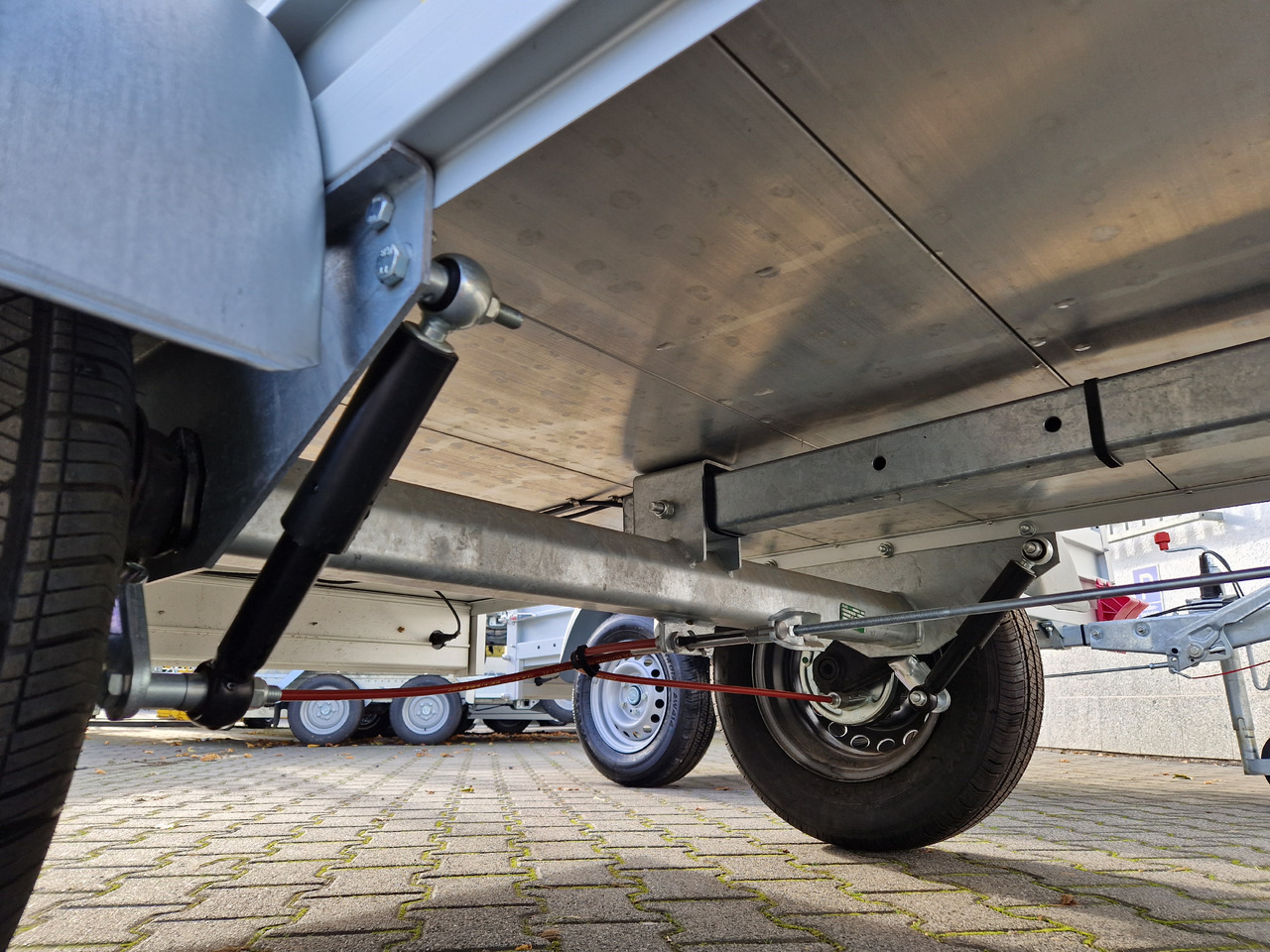 PKW Anhänger Koch Aluline+ B1000 205x105x40cm ALUBODEN (XS) 1000kg 100km/H Januar Online - Автомобил приколка: слика 4 PKW Anhänger Koch Aluline+ B1000 205x105x40cm ALUBODEN (XS) 1000kg 100km/H Januar Online - Автомобил приколка: слика 4