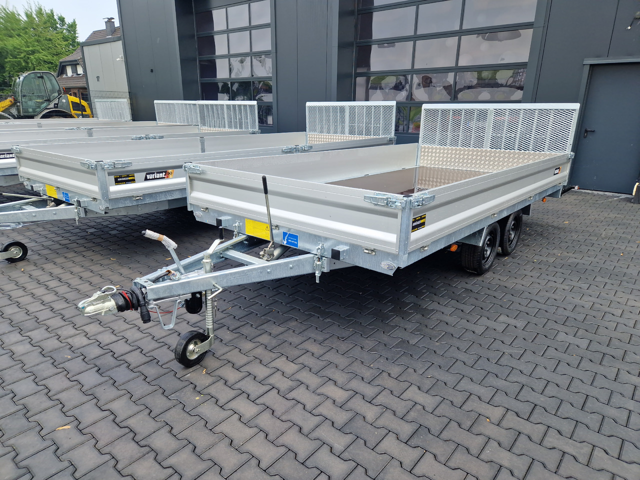 Variant Maschinentransporter 3542 UX Maxi Load Tandem Parabelfeder LED Felgen black 3500kg - Приколка за градежни машини: слика 2 Variant Maschinentransporter 3542 UX Maxi Load Tandem Parabelfeder LED Felgen black 3500kg - Приколка за градежни машини: слика 2