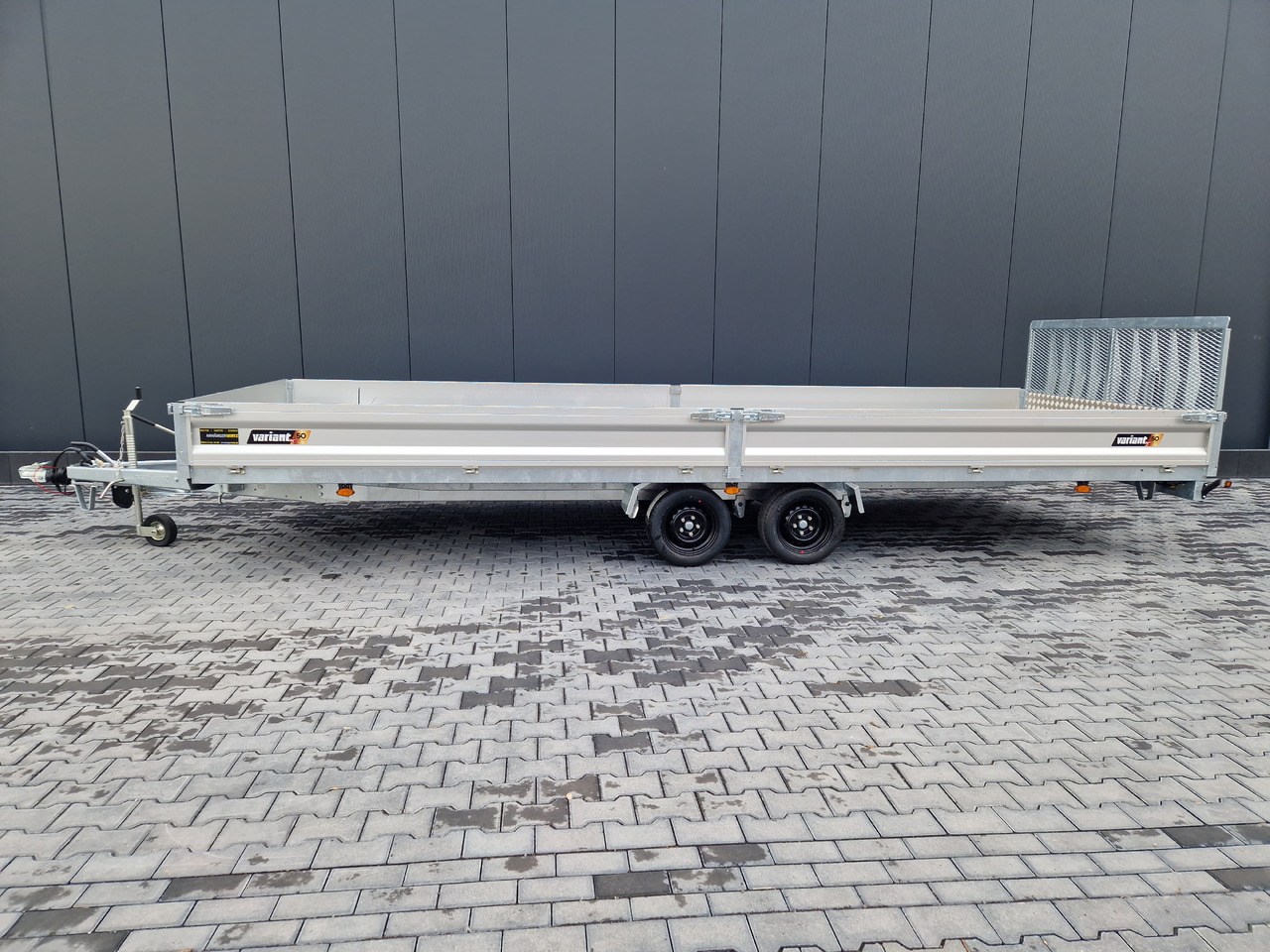 Variant Maschinentransporter 3562 UX Maxi Load 620x210x30cm LED Felgen black 3500kg 2025 - Приколка за градежни машини: слика 2 Variant Maschinentransporter 3562 UX Maxi Load 620x210x30cm LED Felgen black 3500kg 2025 - Приколка за градежни машини: слика 2