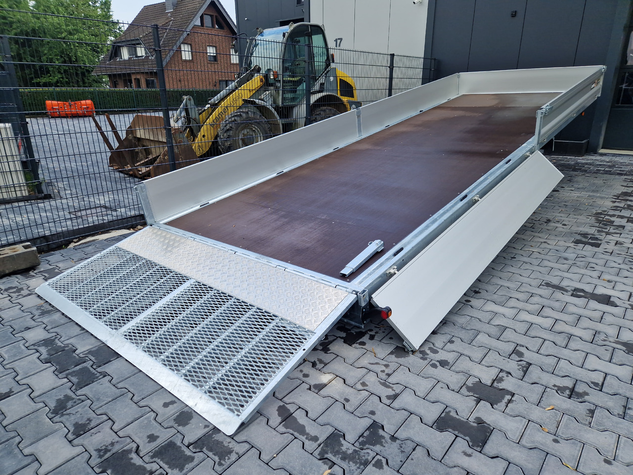 Variant Maschinentransporter 3563 UX Maxi Load 620x210x30cm LED Tridem Parabel black 3500kg - Приколка за градежни машини: слика 3 Variant Maschinentransporter 3563 UX Maxi Load 620x210x30cm LED Tridem Parabel black 3500kg - Приколка за градежни машини: слика 3