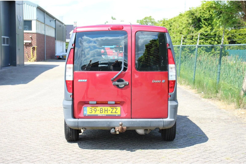 Fiat Doblò Cargo 1.9 JTD SCHUIFDEUR - Товарно комбе: слика 4 Fiat Doblò Cargo 1.9 JTD SCHUIFDEUR - Товарно комбе: слика 4