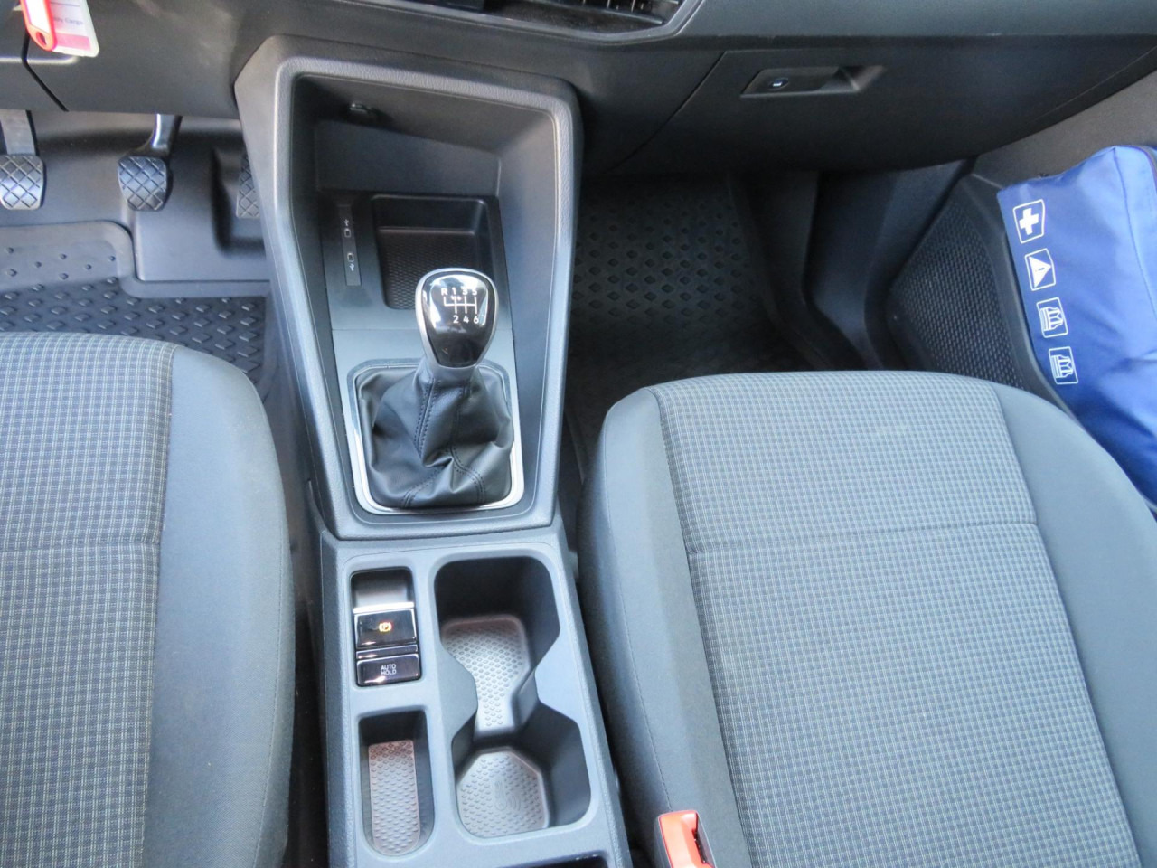 Мало комбе VOLKSWAGEN Caddy Cargo 2.0 TDI 75 kW Klima ZV: слика 6
