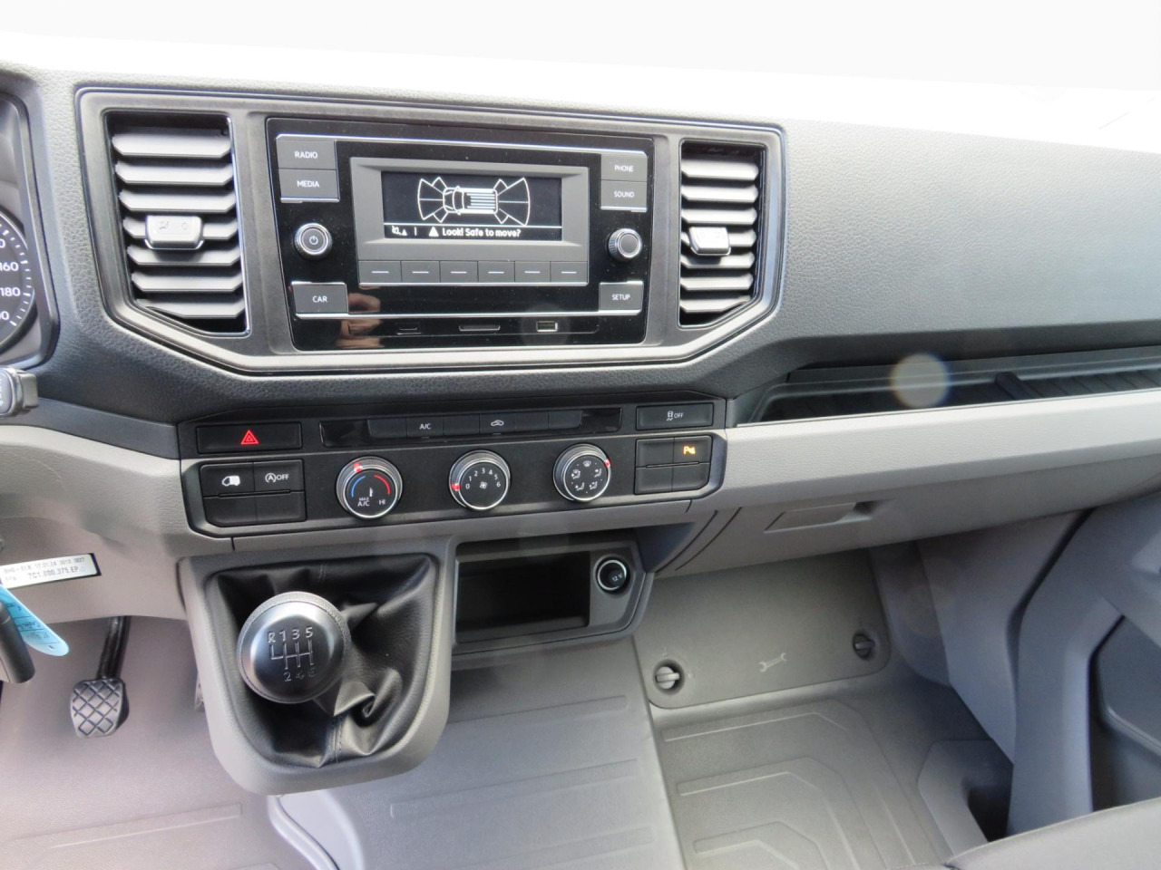 VOLKSWAGEN Crafter 35 L3H3 Kasten Klima ZV - Товарно комбе: слика 3 VOLKSWAGEN Crafter 35 L3H3 Kasten Klima ZV - Товарно комбе: слика 3