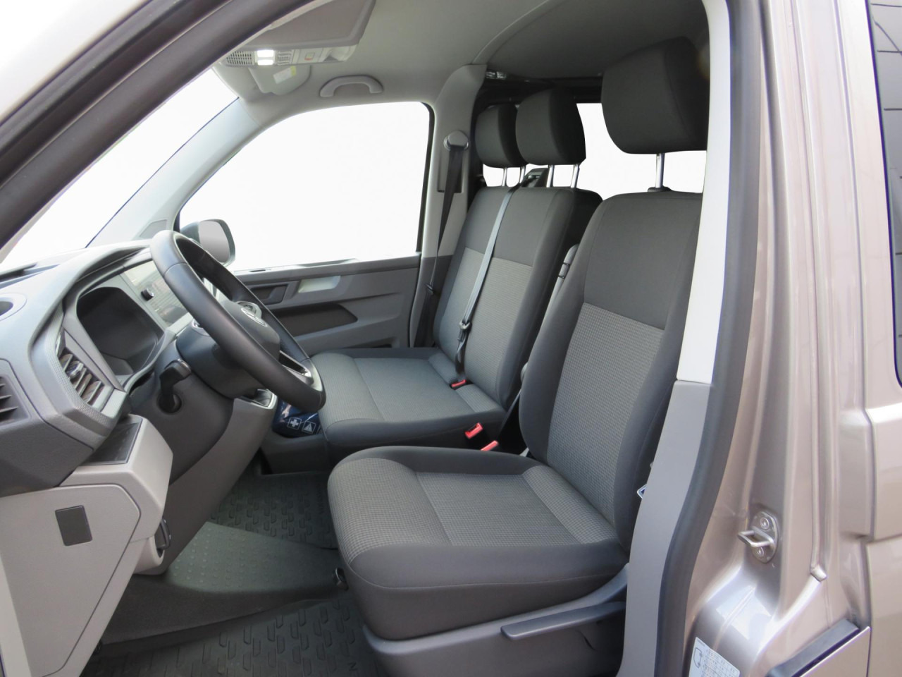 Мало комбе VOLKSWAGEN T6.1 Transporter Trendline 2.0 TDI Kasten Euro6 ZV: слика 11 Мало комбе VOLKSWAGEN T6.1 Transporter Trendline 2.0 TDI Kasten Euro6 ZV: слика 11