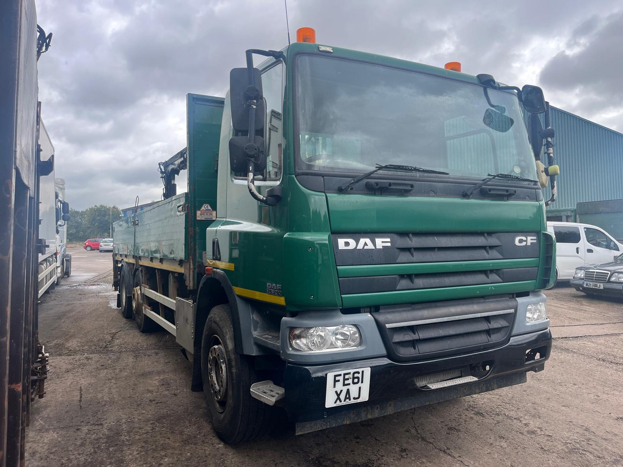 DAF CF 75 310 - Камион со платформа, Камион со кран: слика 1 DAF CF 75 310 - Камион со платформа, Камион со кран: слика 1