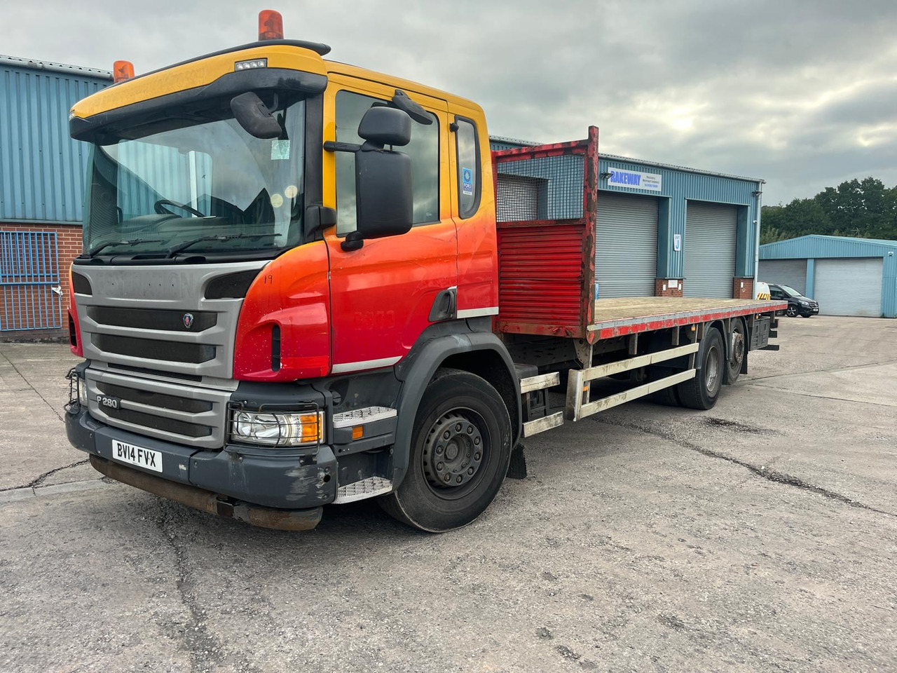 Scania P280 - Камион со платформа: слика 2 Scania P280 - Камион со платформа: слика 2
