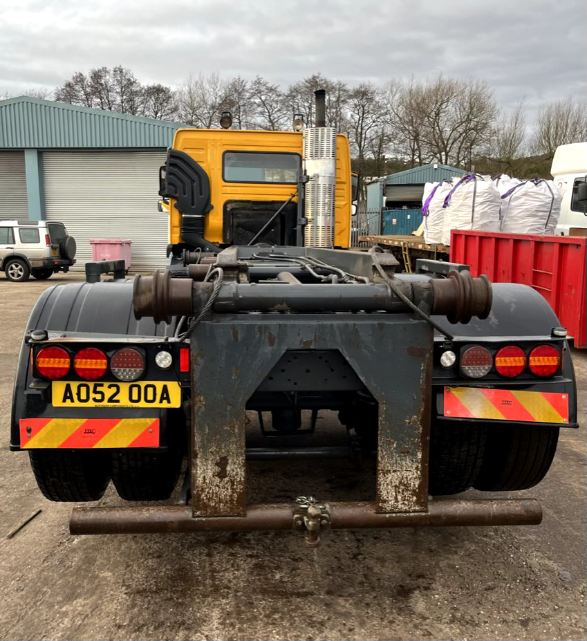 Камион со кабинска шасија VOLVO FM9 260 6X2: слика 7 Камион со кабинска шасија VOLVO FM9 260 6X2: слика 7