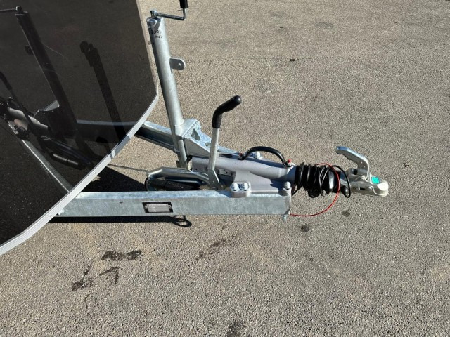 Cheval Liberte Debon Roadster 1000 Sandwich 3500 kg, 100 km/h, 495x200x202cm - Приколка сандучар: слика 3 Cheval Liberte Debon Roadster 1000 Sandwich 3500 kg, 100 km/h, 495x200x202cm - Приколка сандучар: слика 3