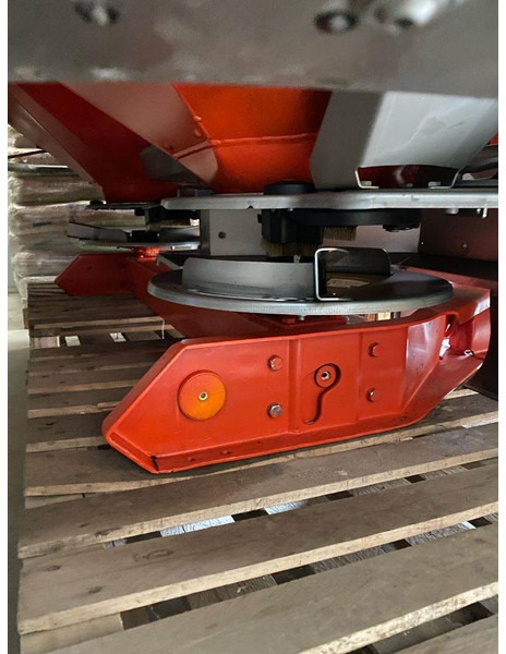 Kuhn Axis 40.1 W - Распрскувач на вештачко ѓубриво: слика 2 Kuhn Axis 40.1 W - Распрскувач на вештачко ѓубриво: слика 2