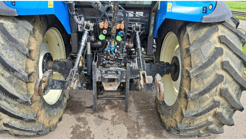 New Holland T 4.105 - Трактор: слика 5 New Holland T 4.105 - Трактор: слика 5
