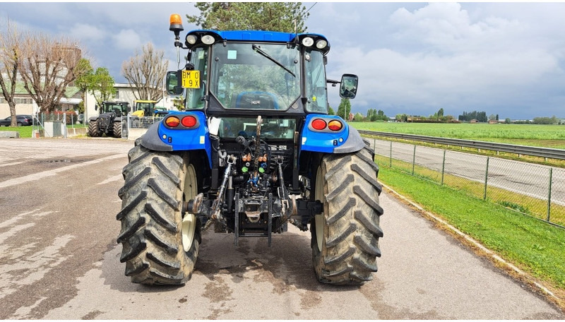 New Holland T 4.105 - Трактор: слика 4 New Holland T 4.105 - Трактор: слика 4