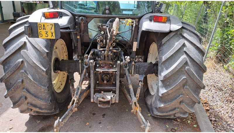 New Holland TN 95 D A - Трактор: слика 4 New Holland TN 95 D A - Трактор: слика 4