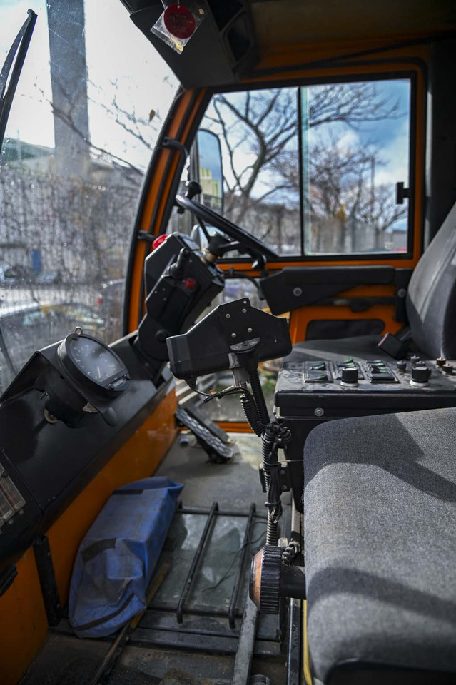 Bucher Schorling CC 5000 City Cat - Возило за метење: слика 4 Bucher Schorling CC 5000 City Cat - Возило за метење: слика 4