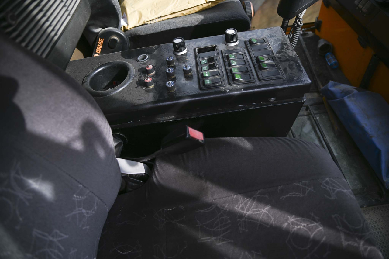 Bucher Schorling CC 5000 City Cat - Возило за метење: слика 3 Bucher Schorling CC 5000 City Cat - Возило за метење: слика 3