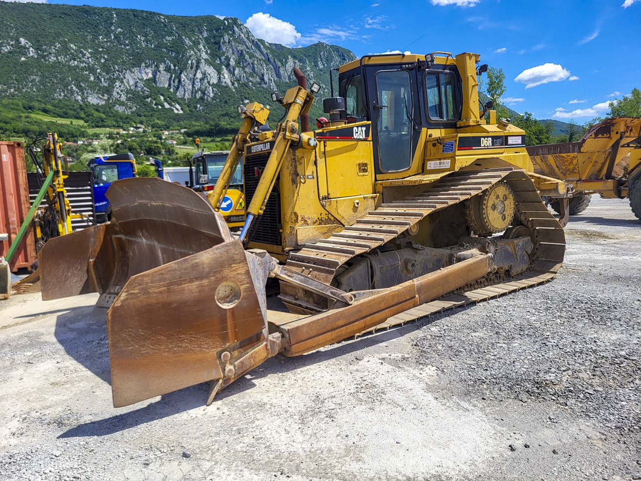 CATERPILLAR D6R - Булдожер: слика 1 CATERPILLAR D6R - Булдожер: слика 1