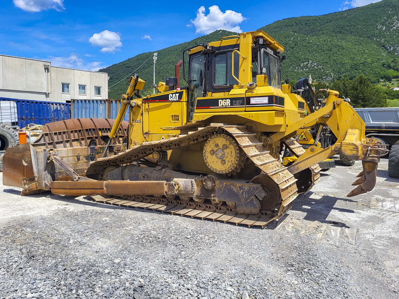 CATERPILLAR D6R - Булдожер: слика 3 CATERPILLAR D6R - Булдожер: слика 3