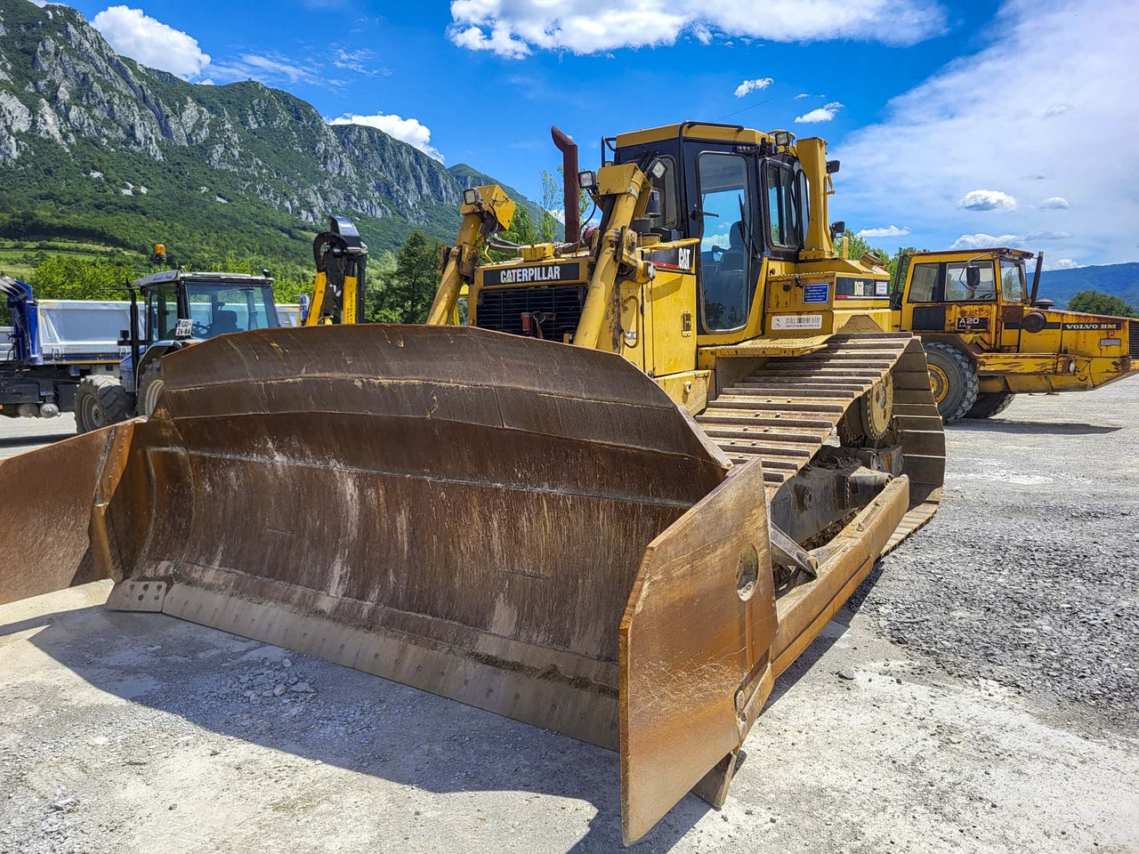 CATERPILLAR D6R - Булдожер: слика 5 CATERPILLAR D6R - Булдожер: слика 5
